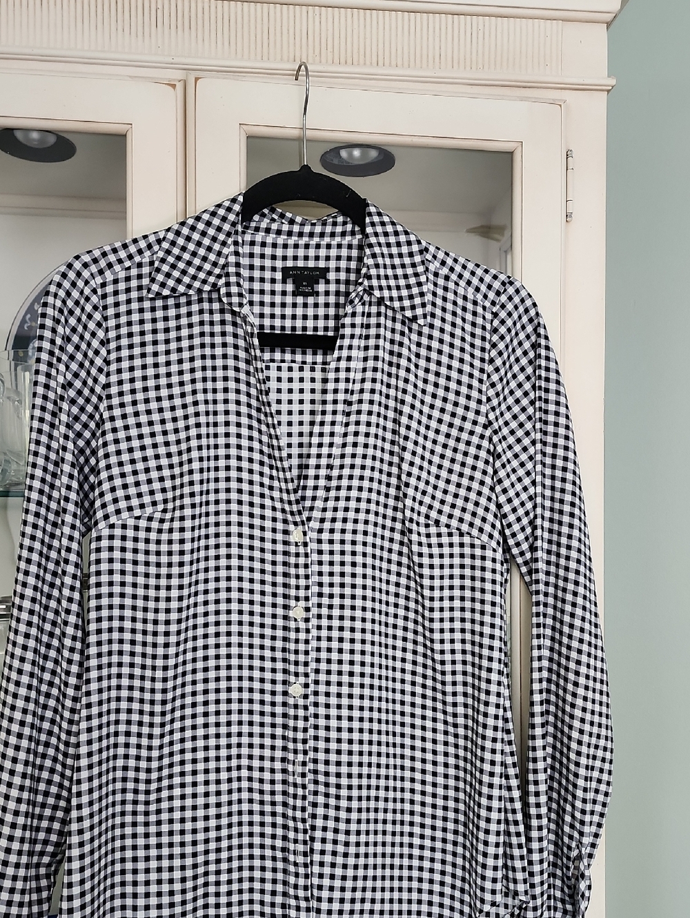 Ann Taylor Black & White Gingham Button-Up Blouse